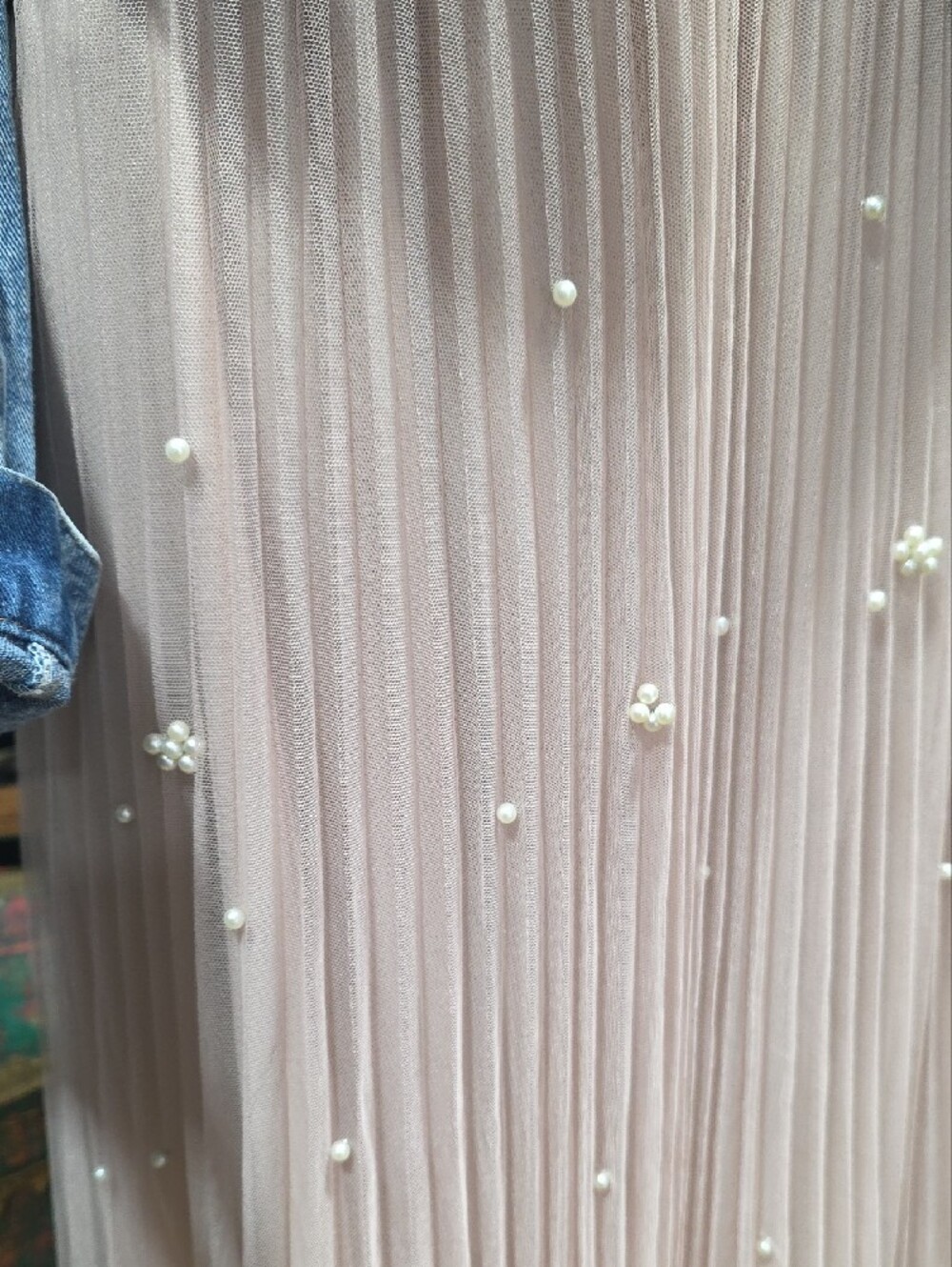 Boutique Pleated Blush Midi Skirt with Pearl Detail - Picture 5 of 8